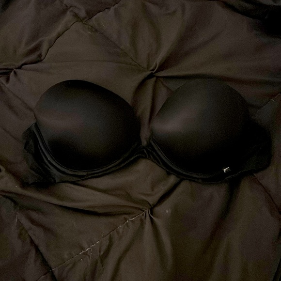 Victoria’s Secret Very Sexy Multiway Strapless 32D 💫💫 - Picture 1 of 2